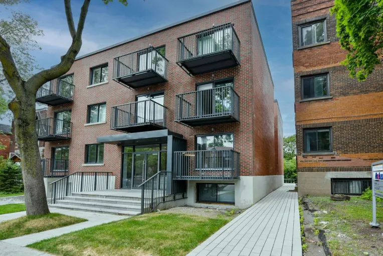 3195 Van Horne-1