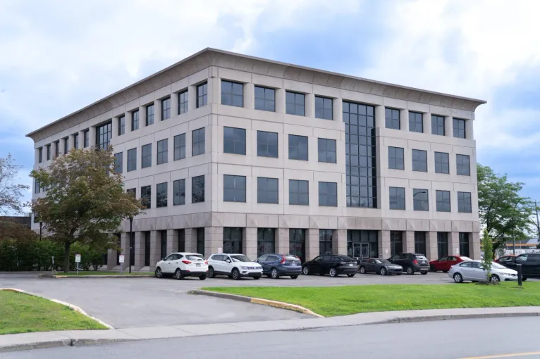 3773 BOUL. CÔTE-VERTU-1